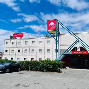 *** Hotel First Eco Villemoisson Centre Commercial Carrefour Frankreich